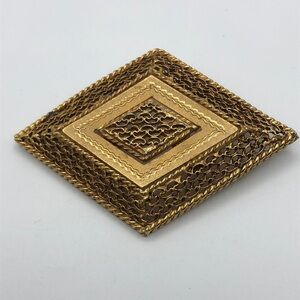 VTG Pastelli Filigree Etched goldtone pin Diamond Shape